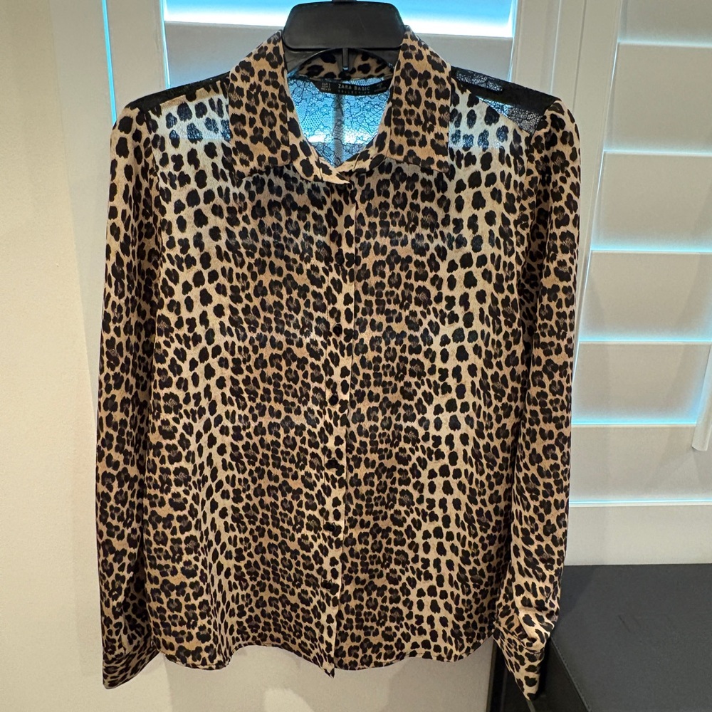 Zara Basic Women’s Button Down Leopard Print Shirt Lace Back Detail Size Large